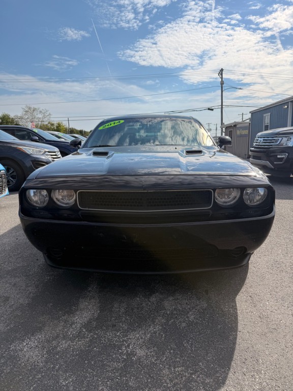 2014 Dodge Challenger Image 2
