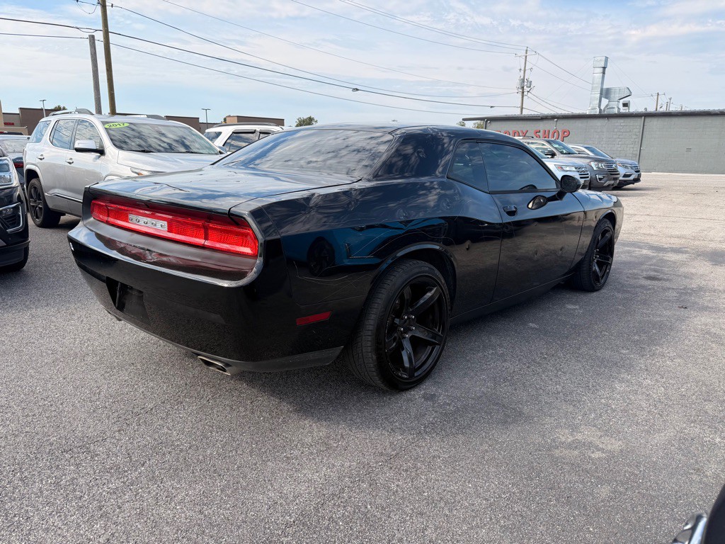 2014 Dodge Challenger Image 4