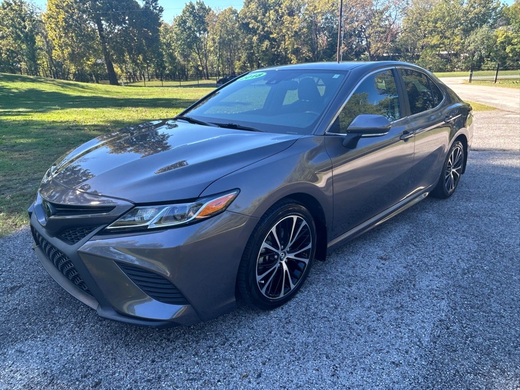 2018 Toyota Camry Image 1