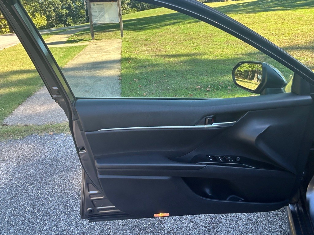 2018 Toyota Camry Image 8