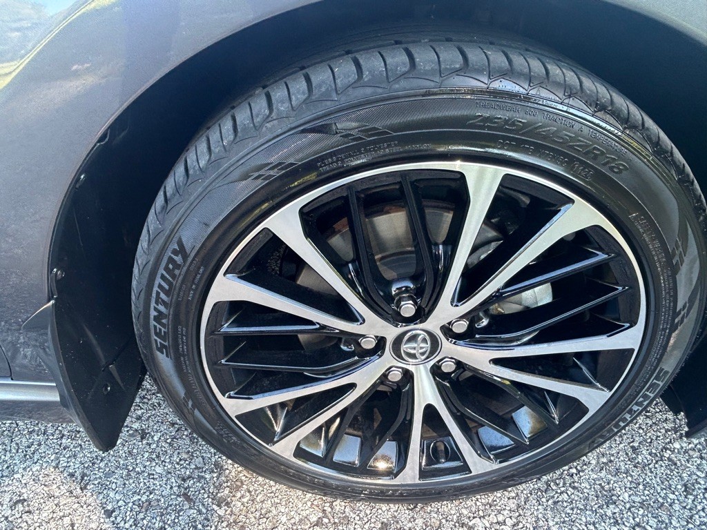 2018 Toyota Camry Image 13