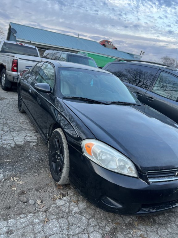 2007 Chevrolet Monte Carlo Image 2