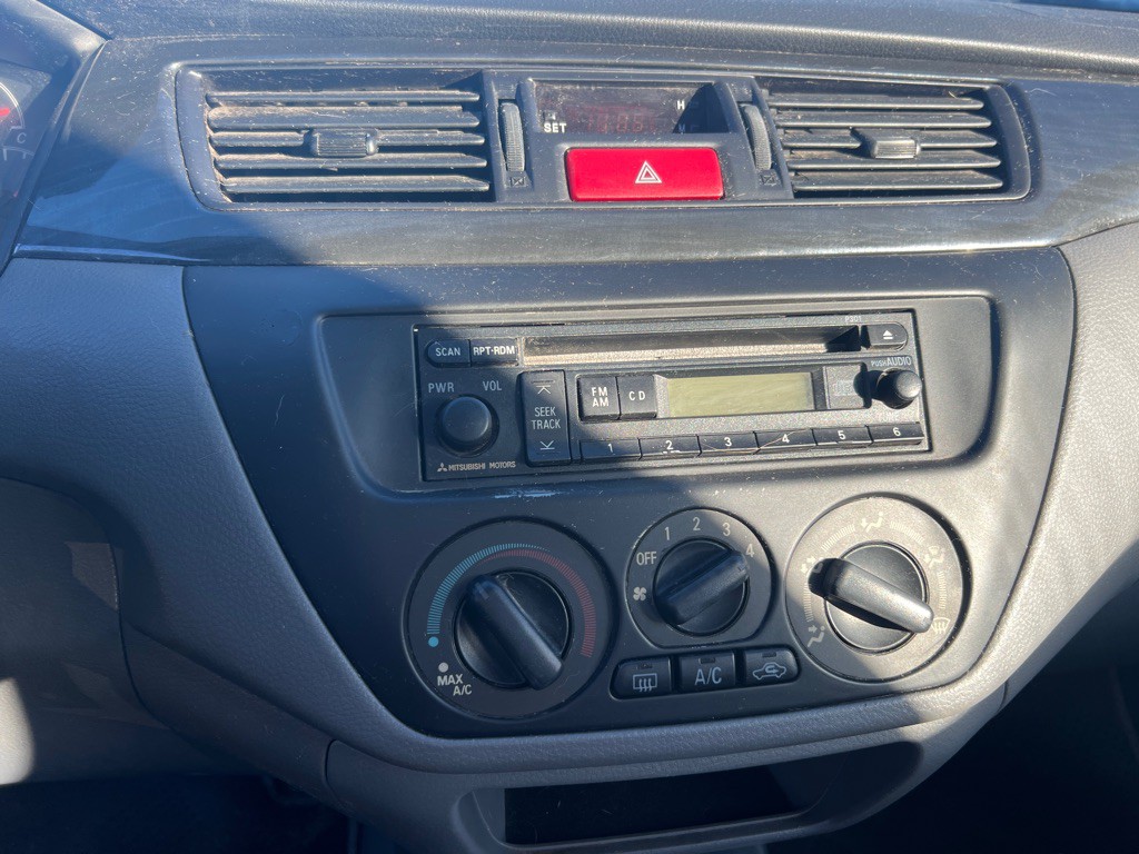 2005 Mitsubishi Lancer Image 8