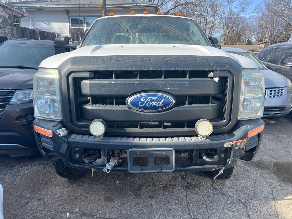 2011 Ford F-250 Image 2