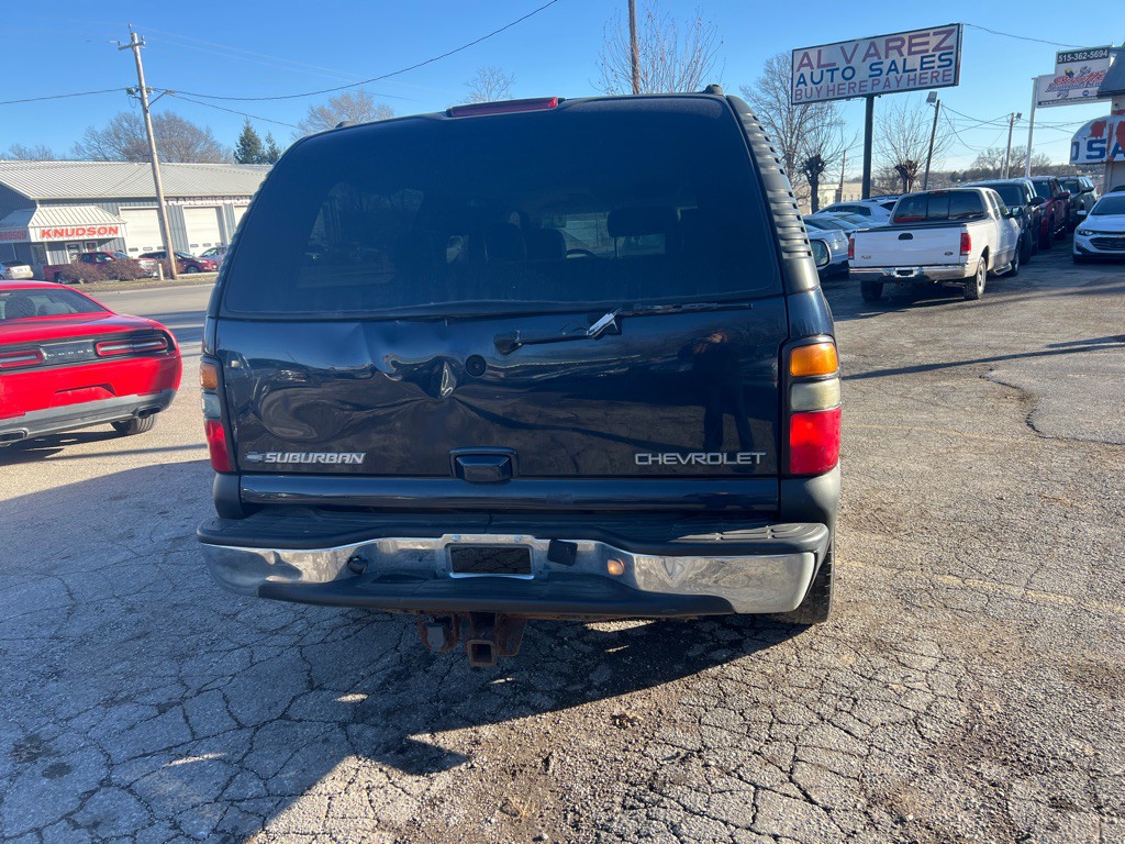 2004 Chevrolet Suburban Image 5