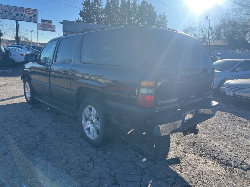 2004 Chevrolet Suburban Image 7