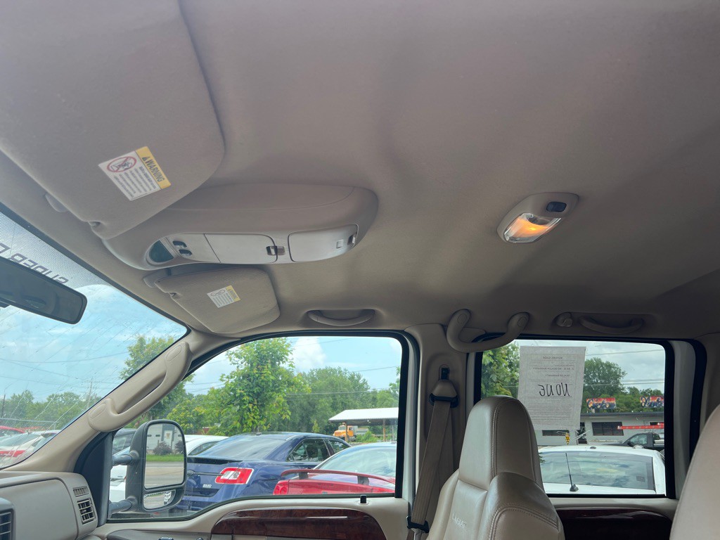 2004 Ford F-250 Image 16