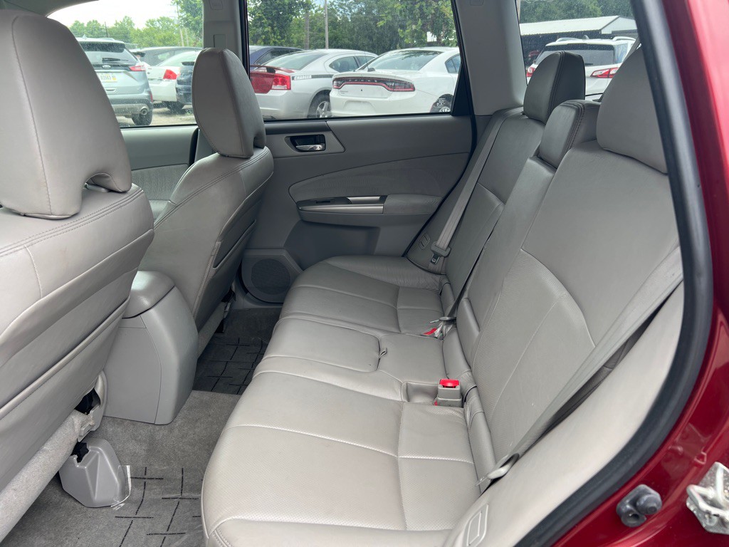 2010 Subaru Forester Image 12