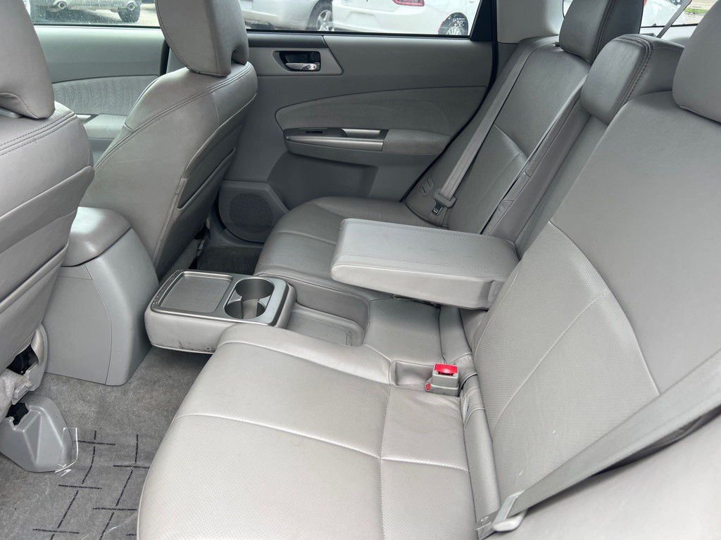 2010 Subaru Forester Image 13
