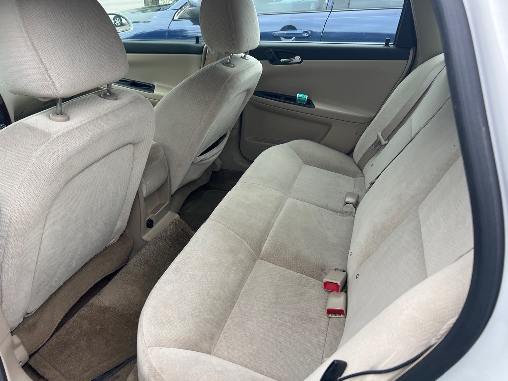 2011 Chevrolet Impala Image 7