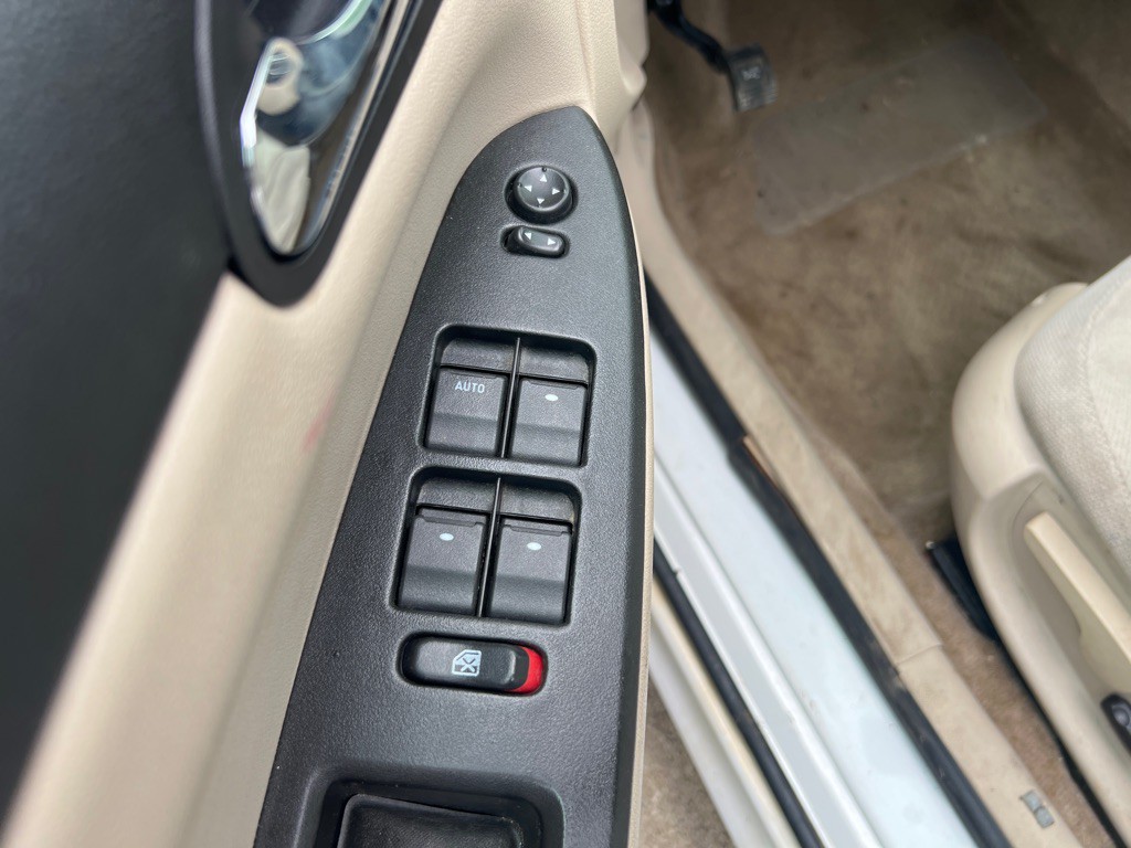 2011 Chevrolet Impala Image 10