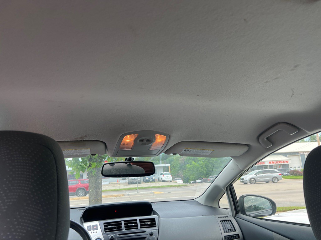 2014 Toyota Prius Image 11