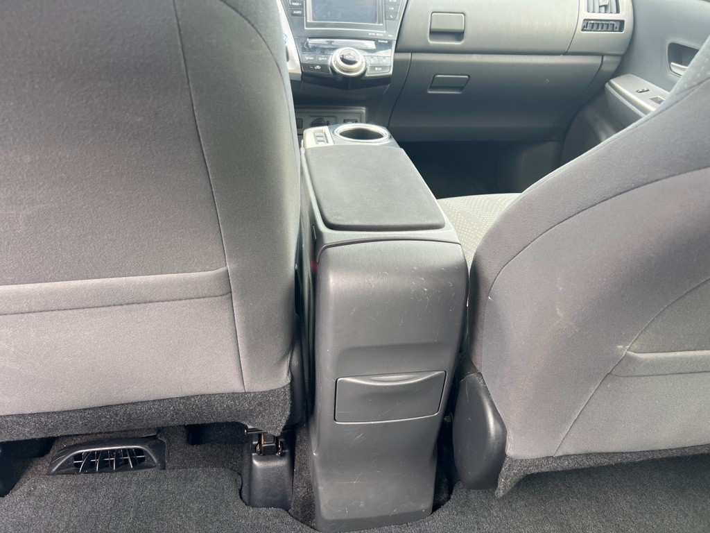 2014 Toyota Prius Image 13