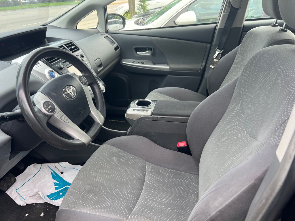 2014 Toyota Prius Image 16