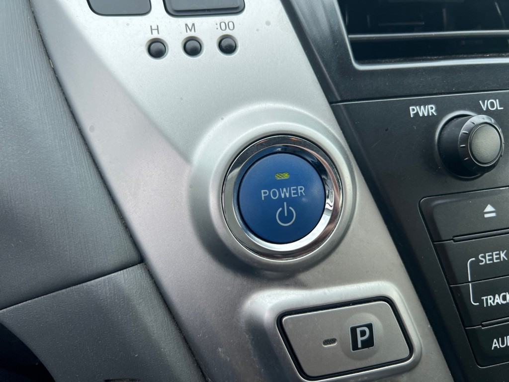 2014 Toyota Prius Image 19