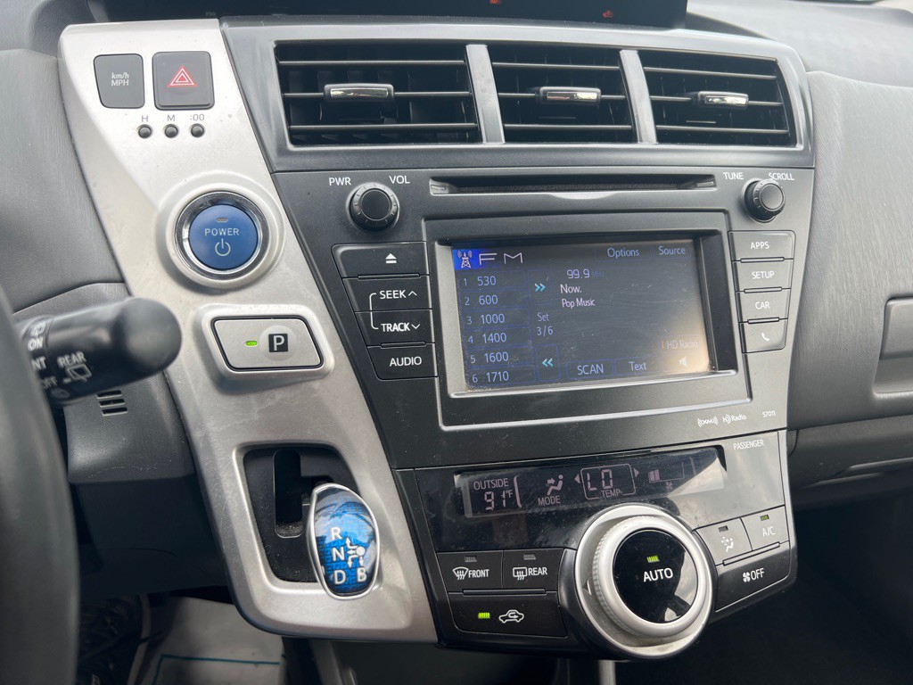 2014 Toyota Prius Image 20