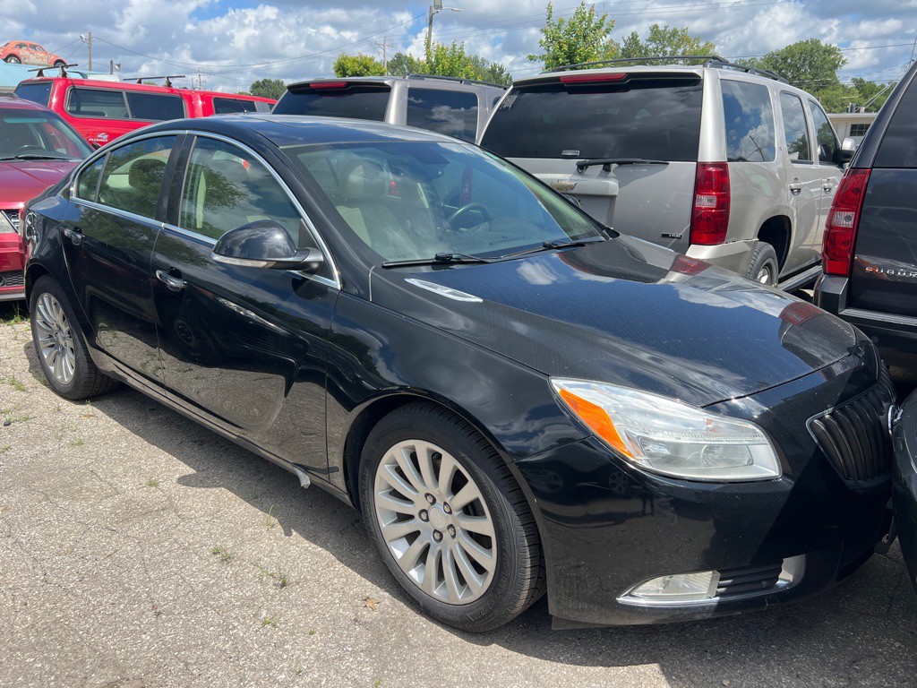 2012 Buick Regal Image 2