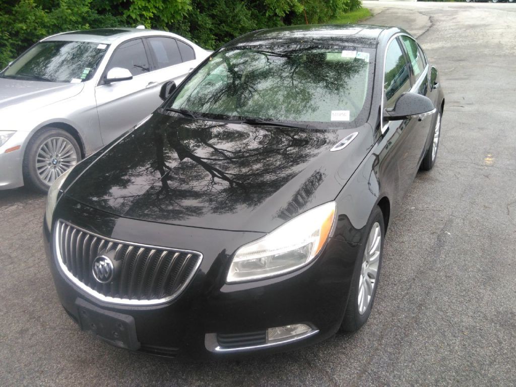 2012 Buick Regal Image 2