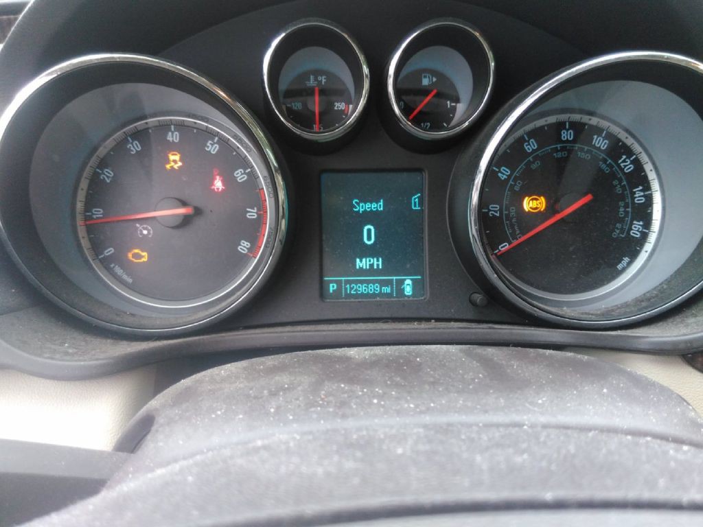 2012 Buick Regal Image 8