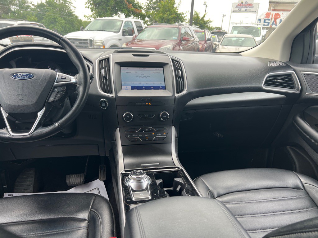 2020 Ford Edge Image 16