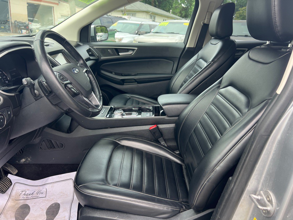 2020 Ford Edge Image 17