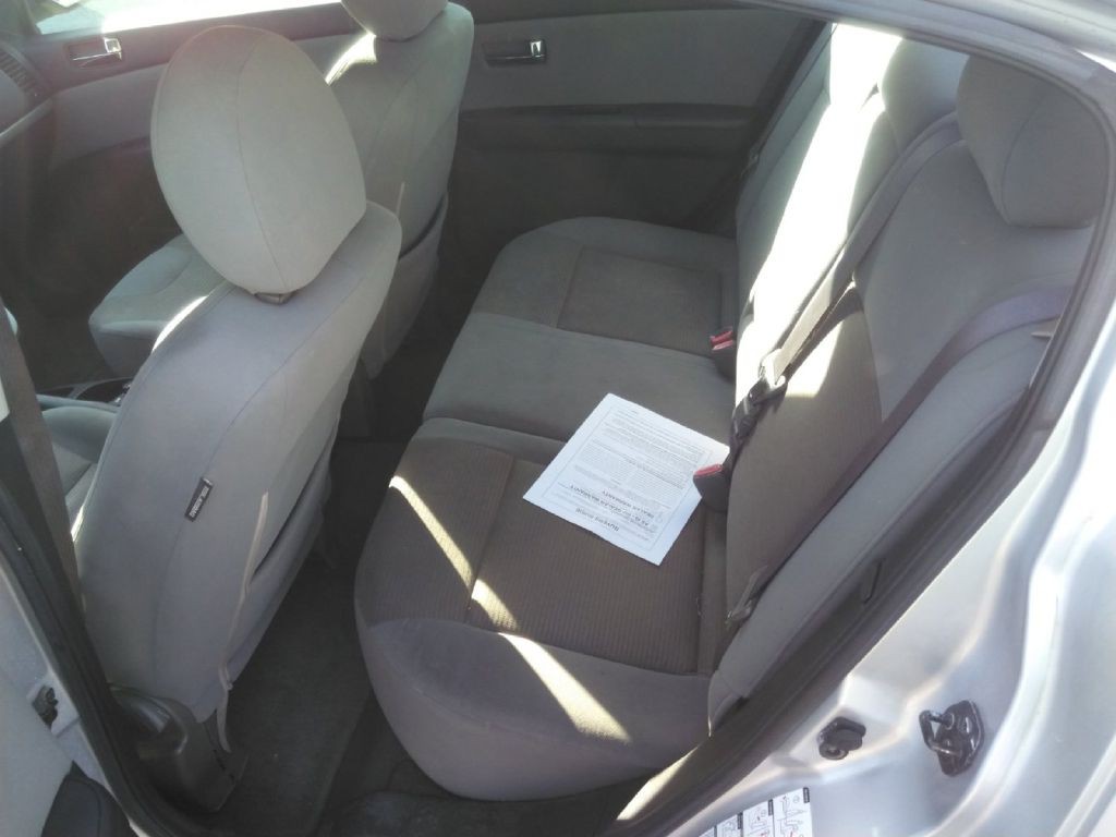2010 Nissan Sentra Image 5