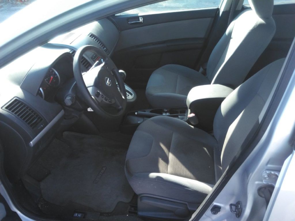 2010 Nissan Sentra Image 6