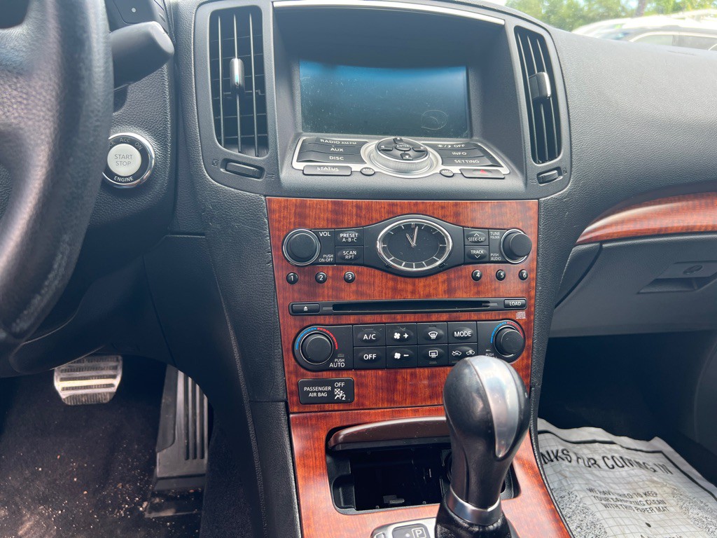 2009 INFINITI G37 Image 16