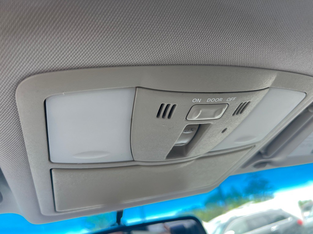 2009 INFINITI G37 Image 19