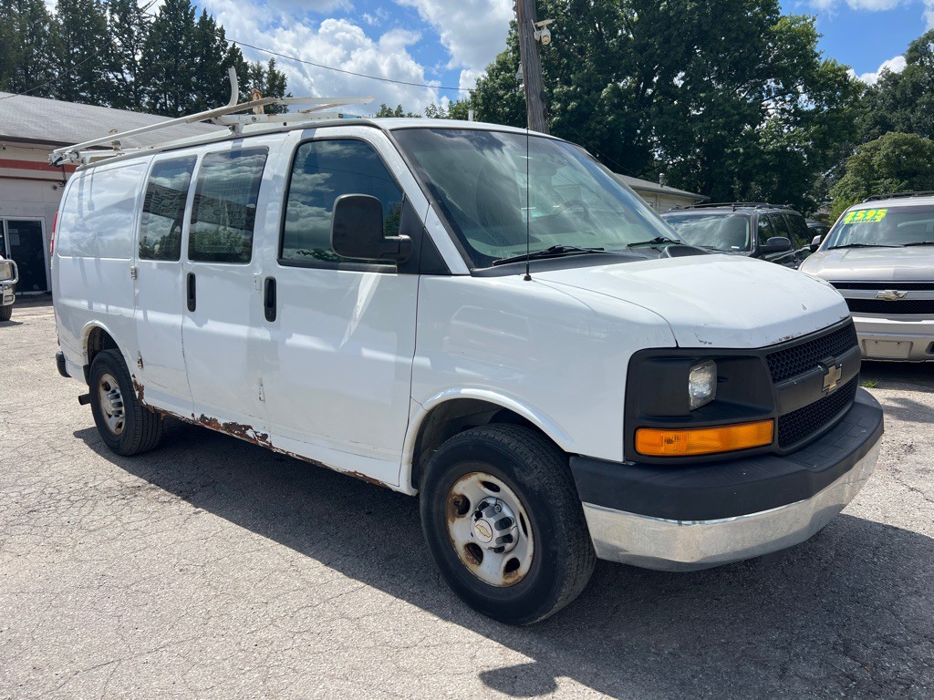 2012 Chevrolet Express Image 3