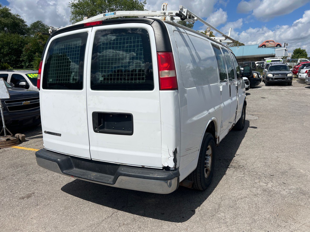 2012 Chevrolet Express Image 8