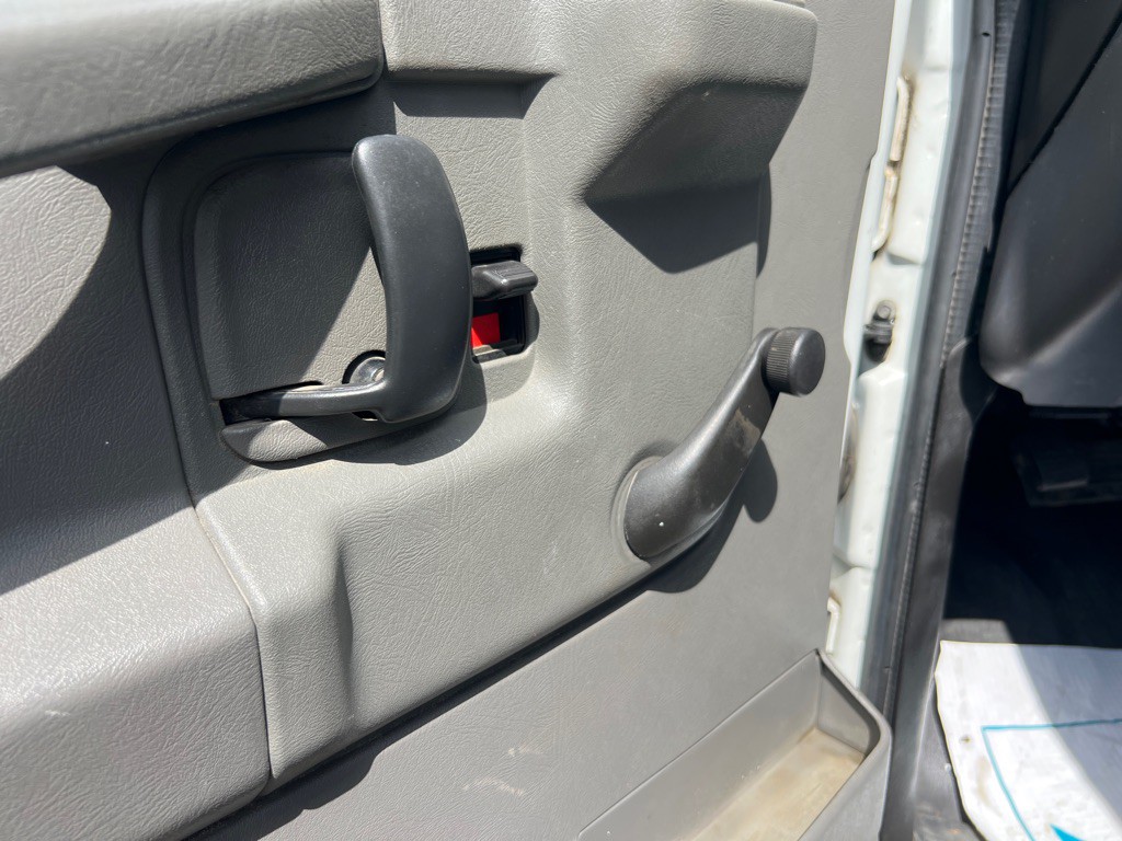 2012 Chevrolet Express Image 13