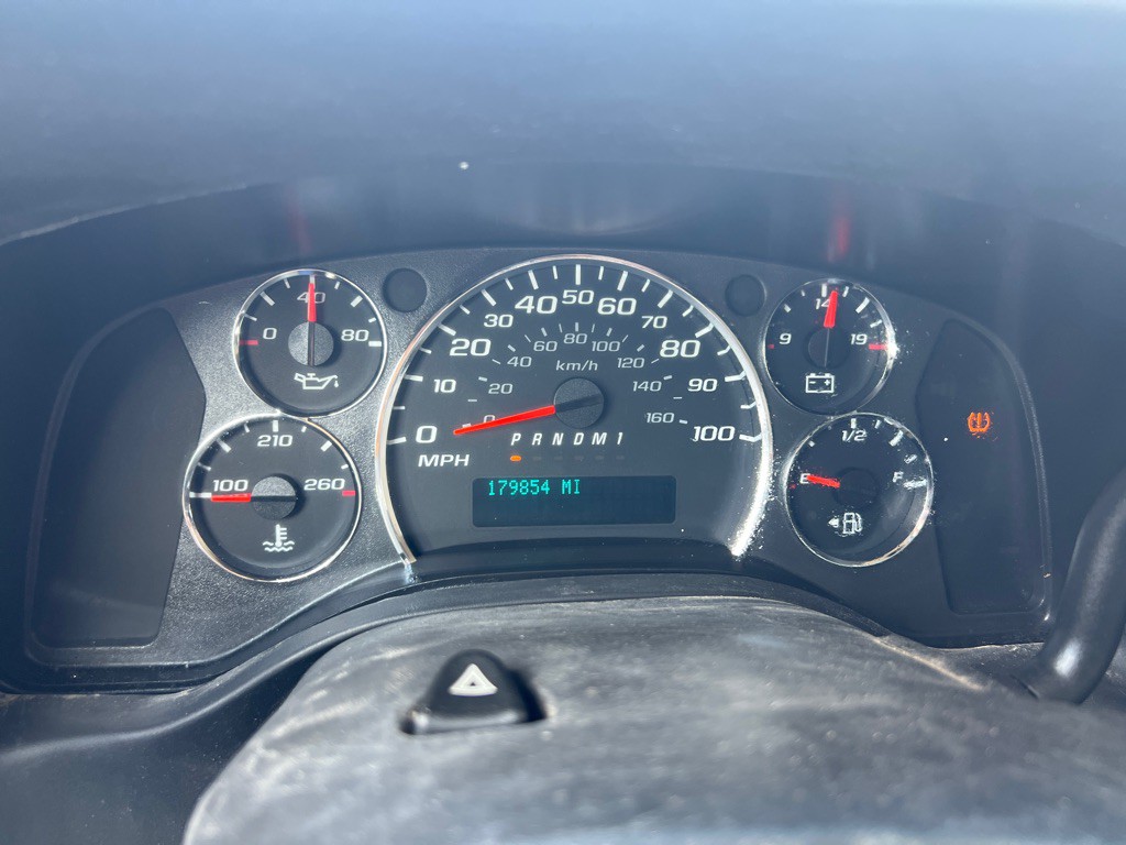2012 Chevrolet Express Image 17