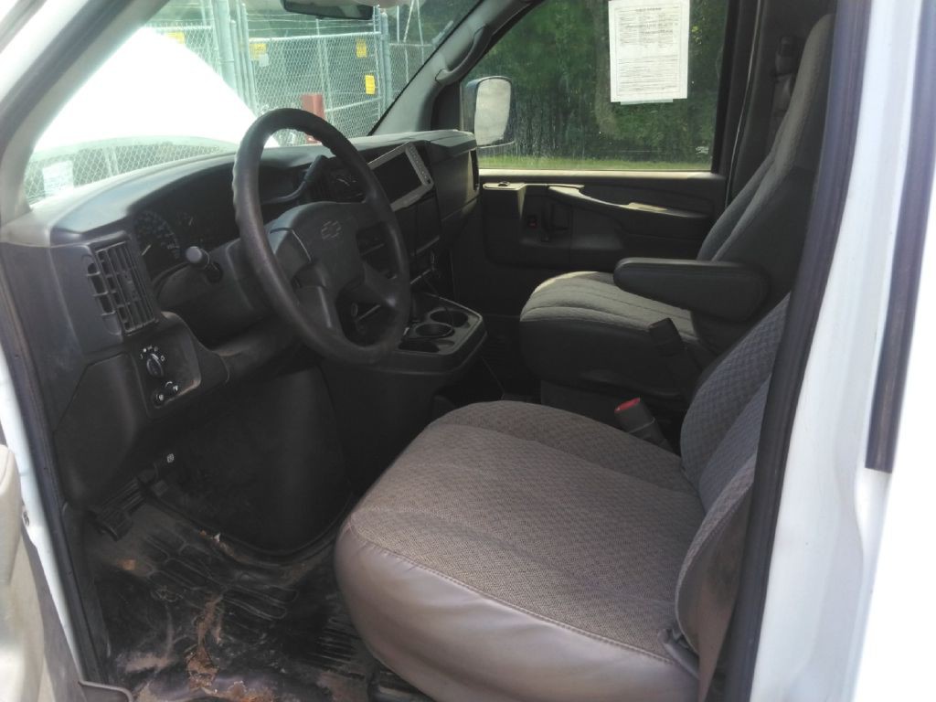 2007 Chevrolet Express Image 7