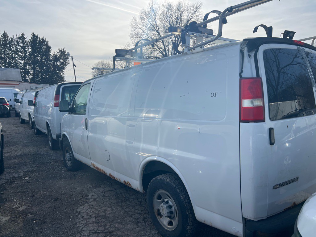 2007 Chevrolet Express Image 12