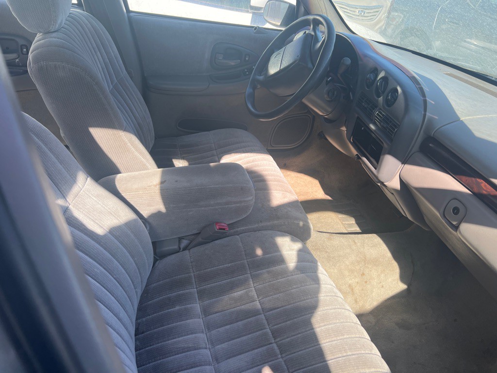 1999 Chevrolet Lumina Image 4