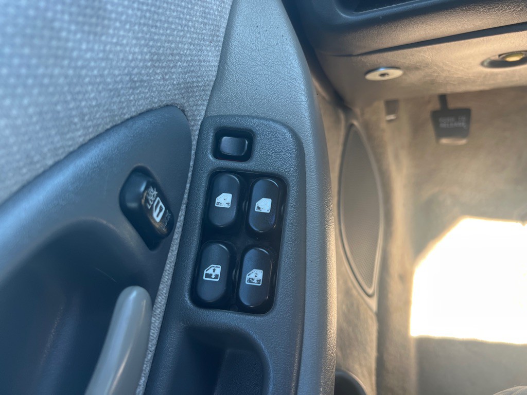 1999 Chevrolet Lumina Image 7