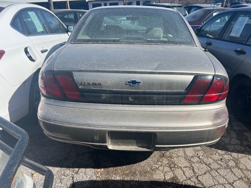 1999 Chevrolet Lumina Image 9