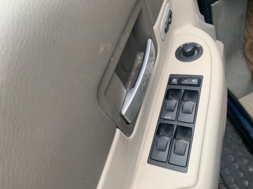 2004 Dodge Durango Image 10