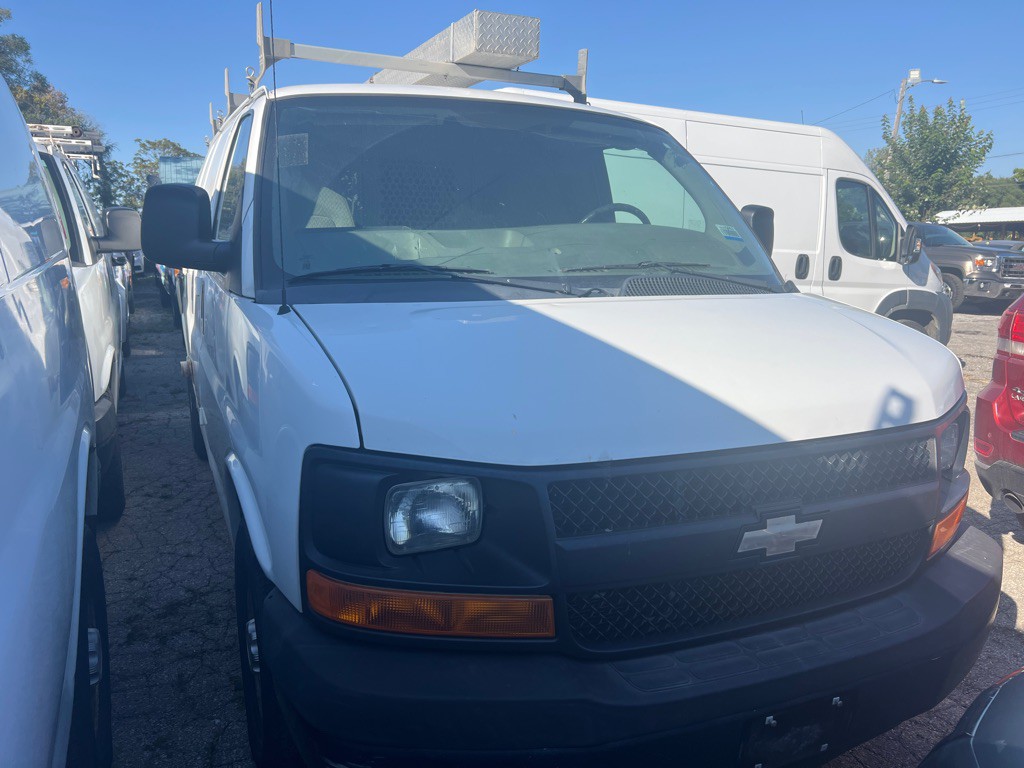 2014 Chevrolet Express Image 2