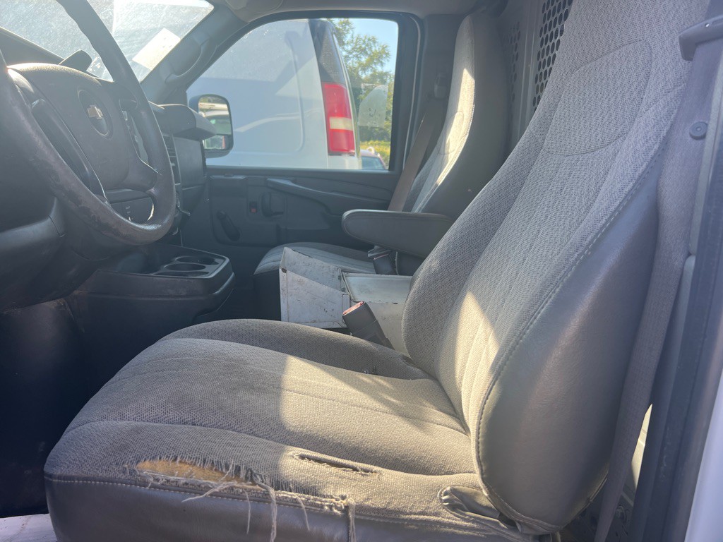 2014 Chevrolet Express Image 4