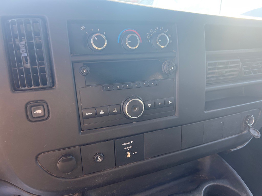 2014 Chevrolet Express Image 6