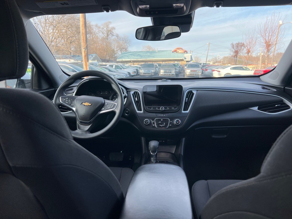 2024 Chevrolet Malibu Image 9