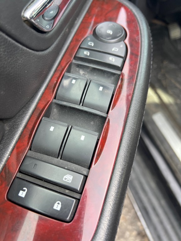 2007 Cadillac Escalade Image 13