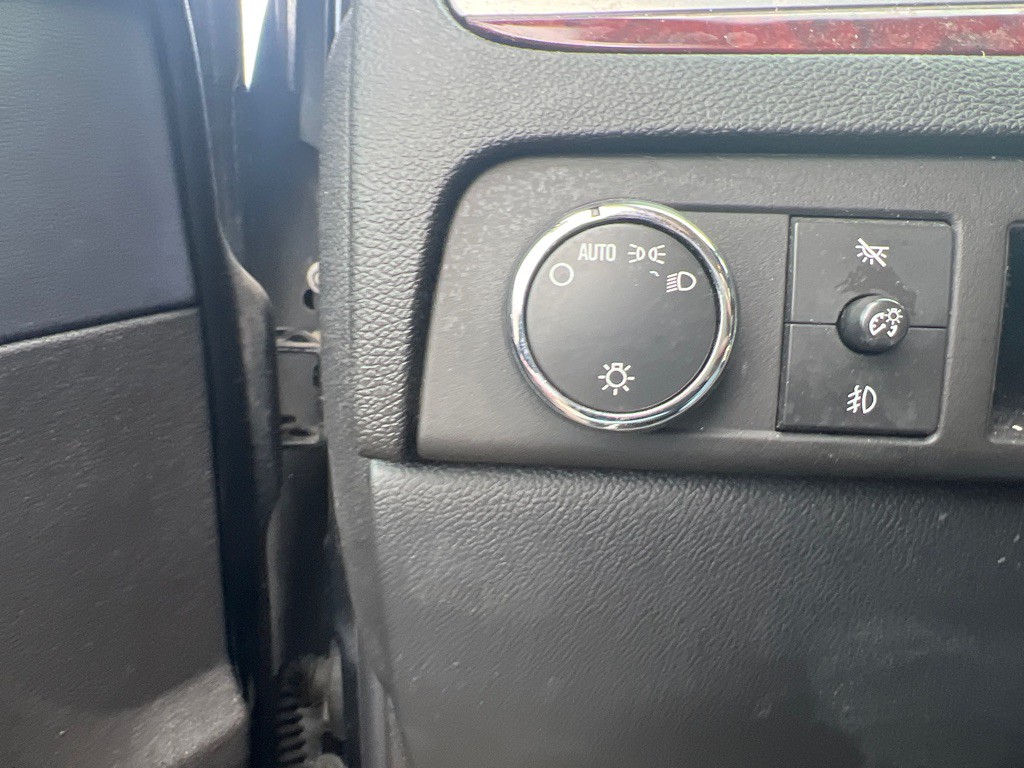 2007 Cadillac Escalade Image 16