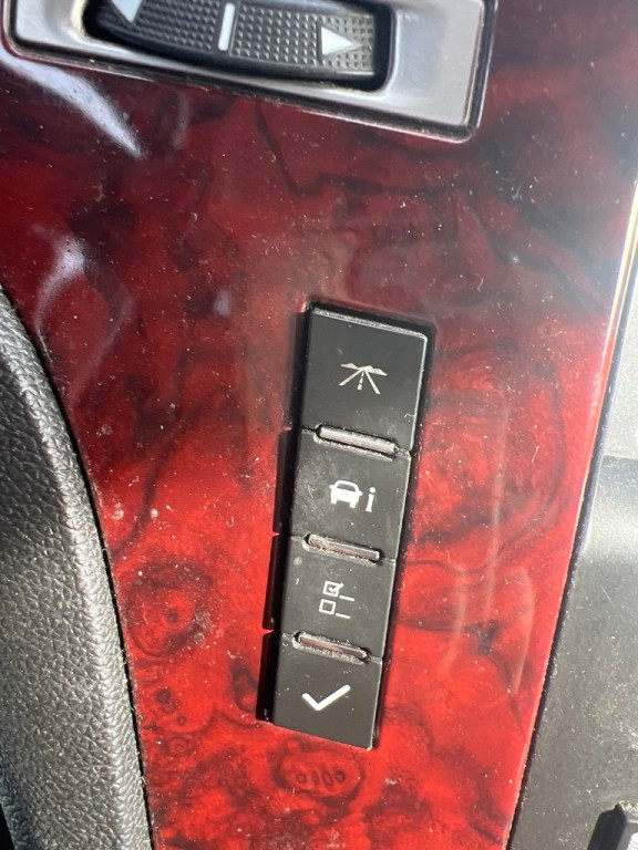 2007 Cadillac Escalade Image 17