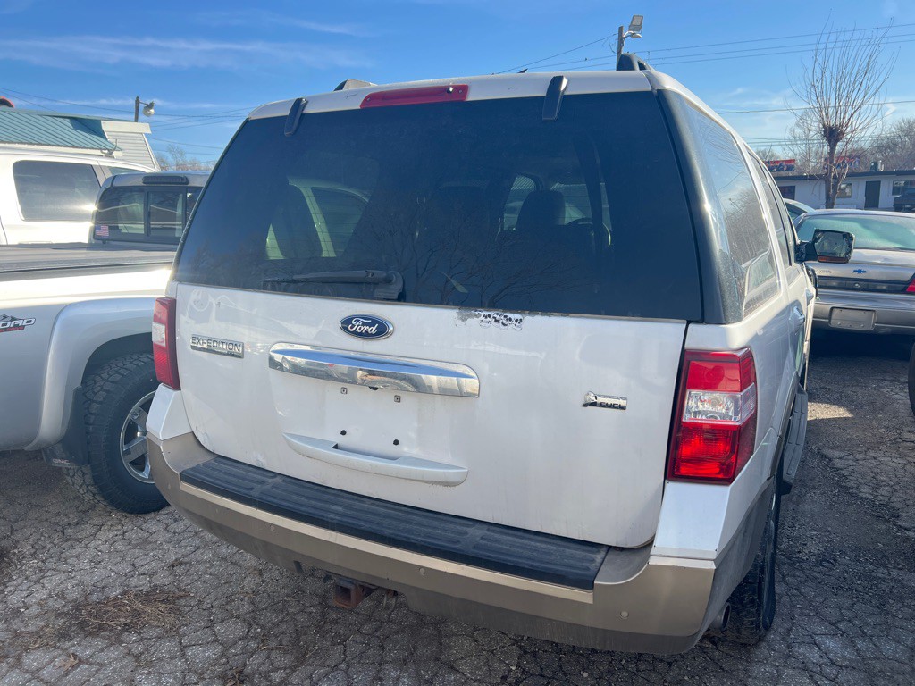 2011 Ford Expedition Image 4