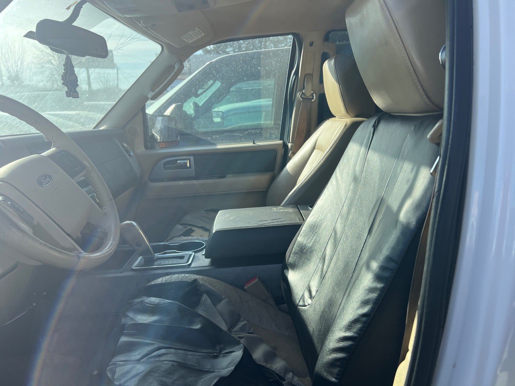 2011 Ford Expedition Image 12