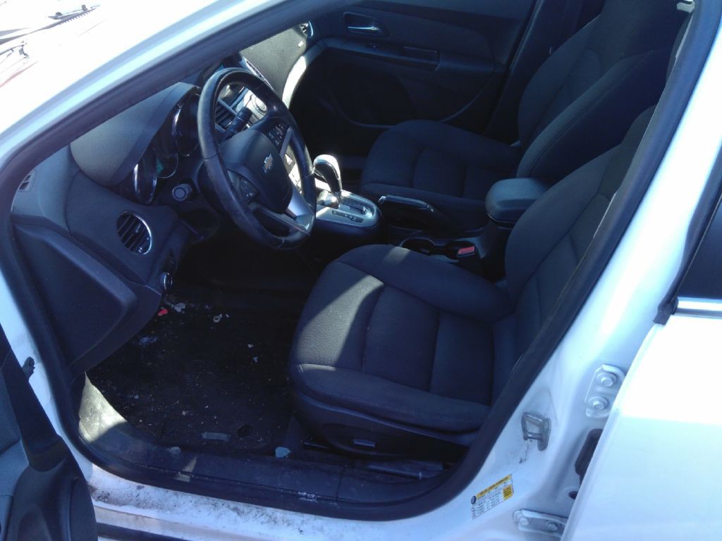 2012 Chevrolet Cruze Image 3
