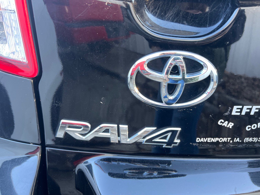 2012 Toyota Rav4 Image 8